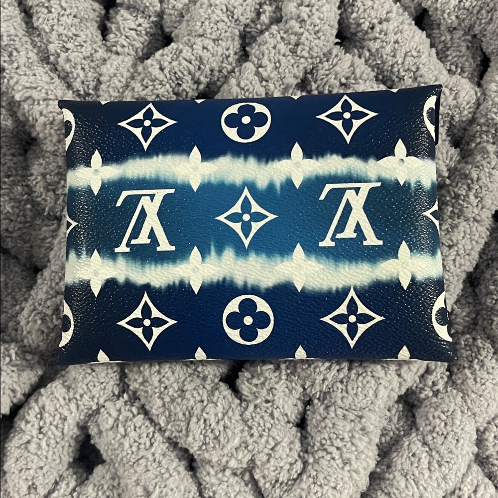 Louis Vuitton Blue LV Escale Medium Kirigam - Picture 2 of 3